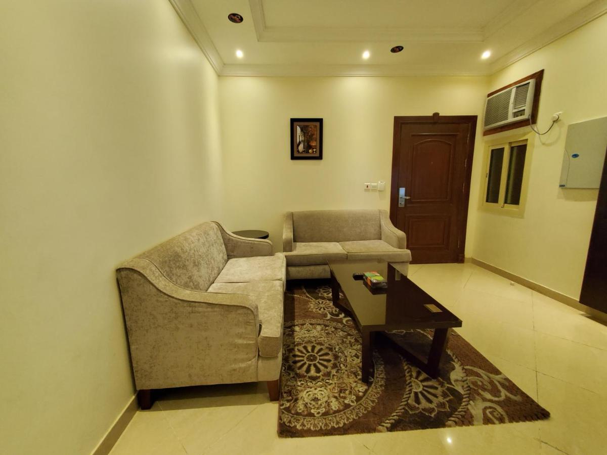 Quiet Dreams - Serviced Apartments Quarysh Branch เจดดาห์ ภายนอก รูปภาพ